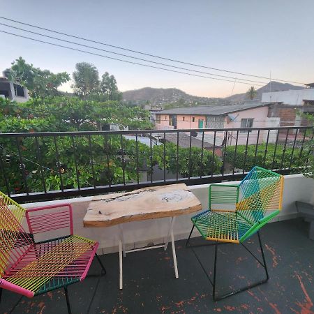 זיהואטנחו Lovely Studio Apartment With Balcony Ac & Wi-Fi, Minutes From Downtown! מראה חיצוני תמונה