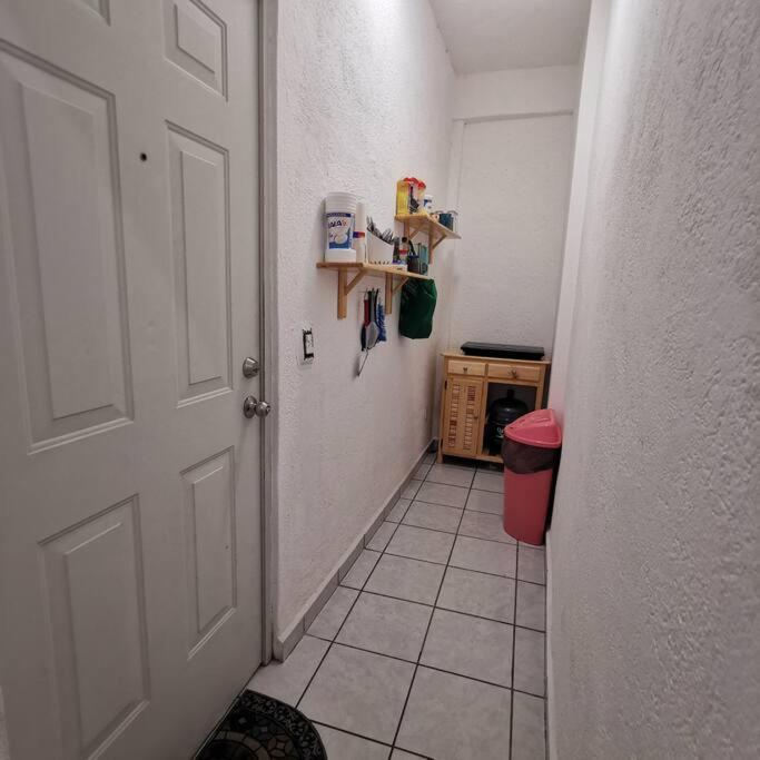 זיהואטנחו Lovely Studio Apartment With Balcony Ac & Wi-Fi, Minutes From Downtown! מראה חיצוני תמונה