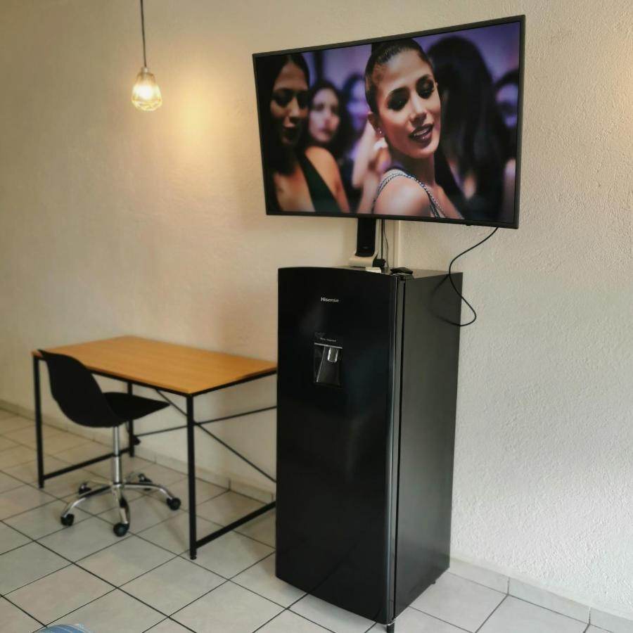 זיהואטנחו Lovely Studio Apartment With Balcony Ac & Wi-Fi, Minutes From Downtown! מראה חיצוני תמונה