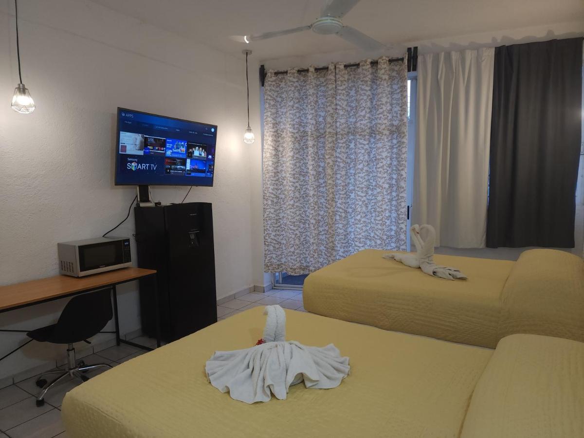 זיהואטנחו Lovely Studio Apartment With Balcony Ac & Wi-Fi, Minutes From Downtown! מראה חיצוני תמונה