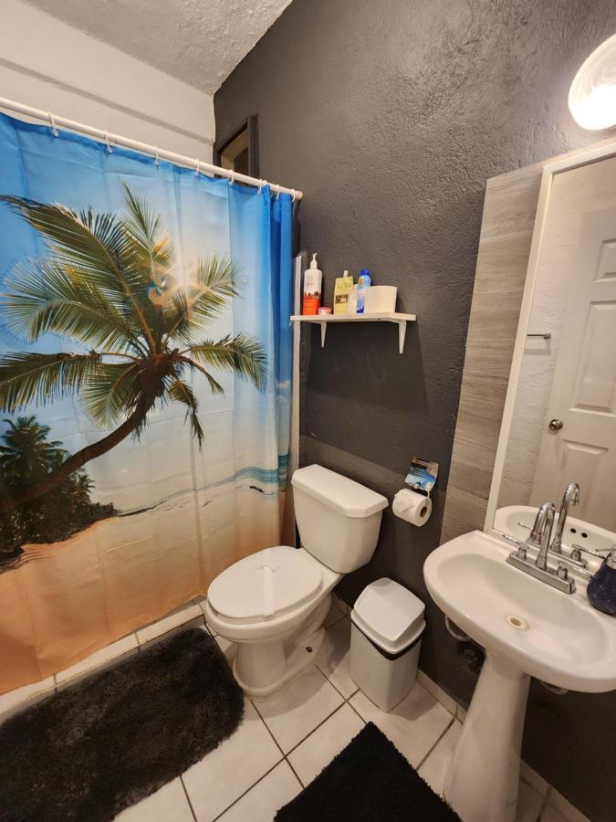 זיהואטנחו Lovely Studio Apartment With Balcony Ac & Wi-Fi, Minutes From Downtown! מראה חיצוני תמונה